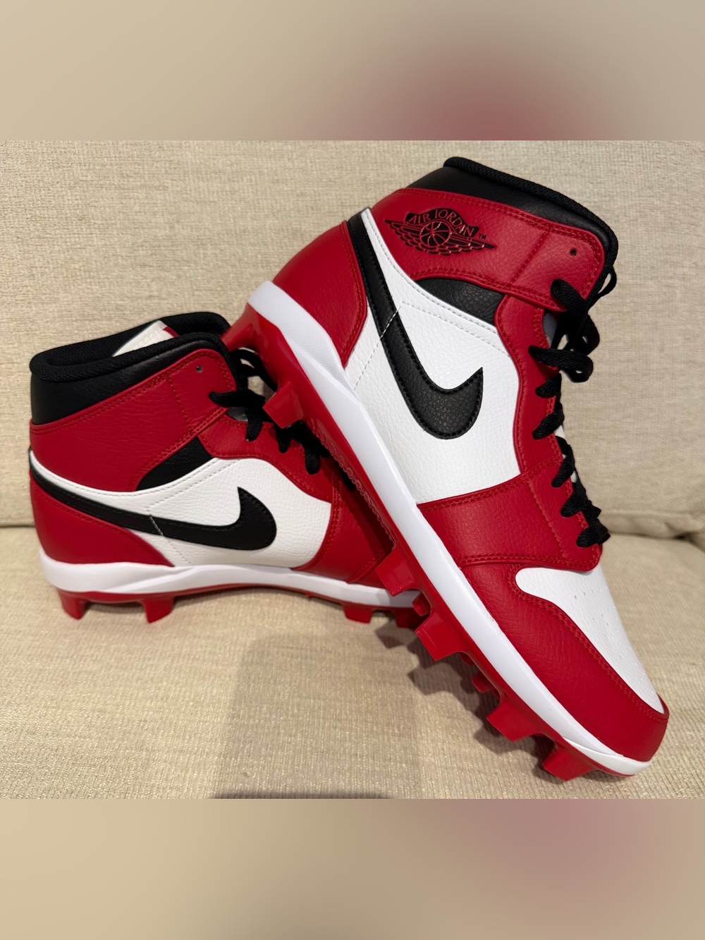BNWT Jordan 1 Retro High MCS Cleats